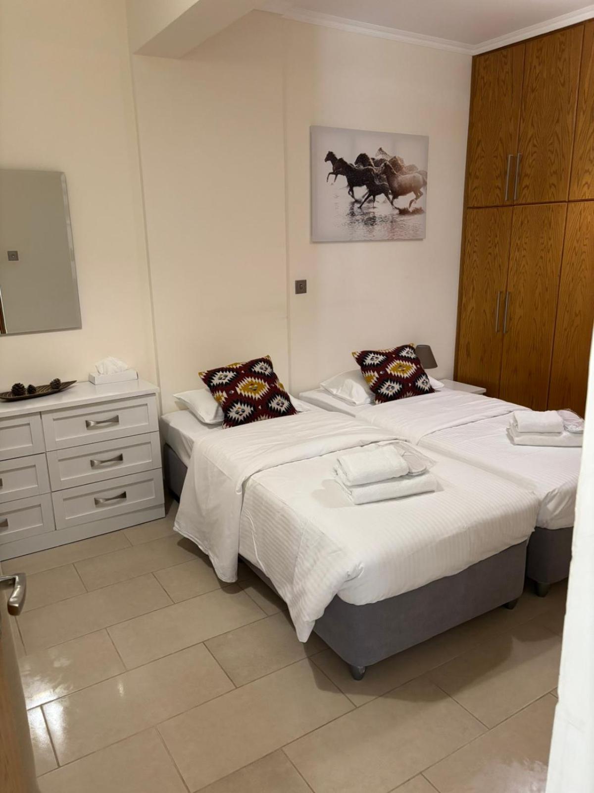2 Bedroom Apartment, Zygos Centre Block D - By Imh Travel & Tours Pafos Dış mekan fotoğraf