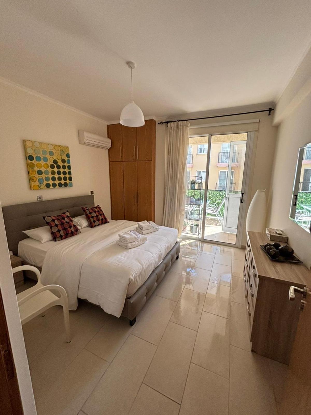 2 Bedroom Apartment, Zygos Centre Block D - By Imh Travel & Tours Pafos Dış mekan fotoğraf